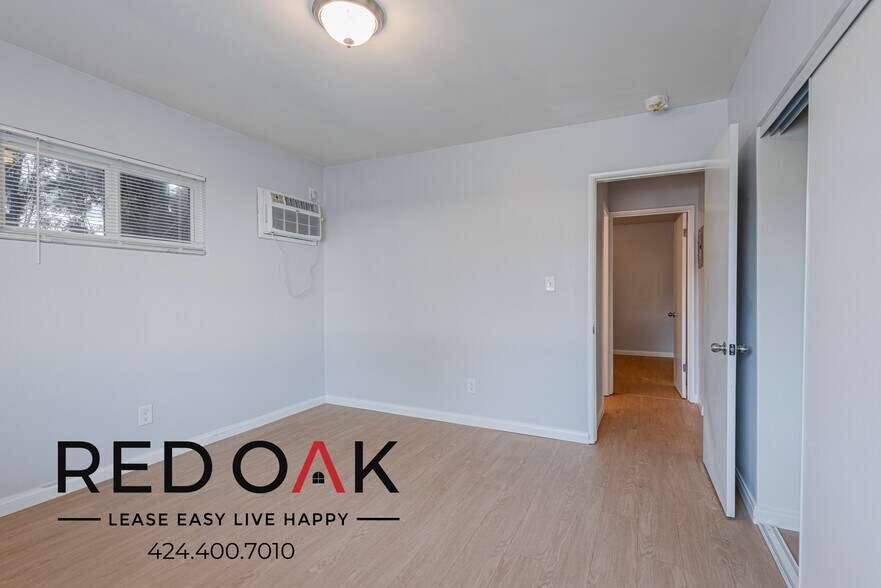 Building Photo - 825 Westbourne Dr