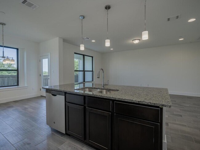 Building Photo - 12327 Maypole Bend