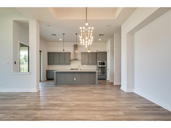 Building Photo - 523 Baldovino Skyway
