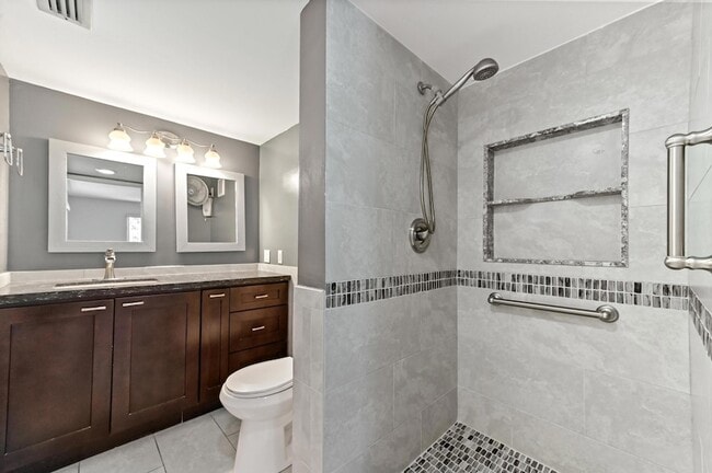Building Photo - 14895 Builtmore Way