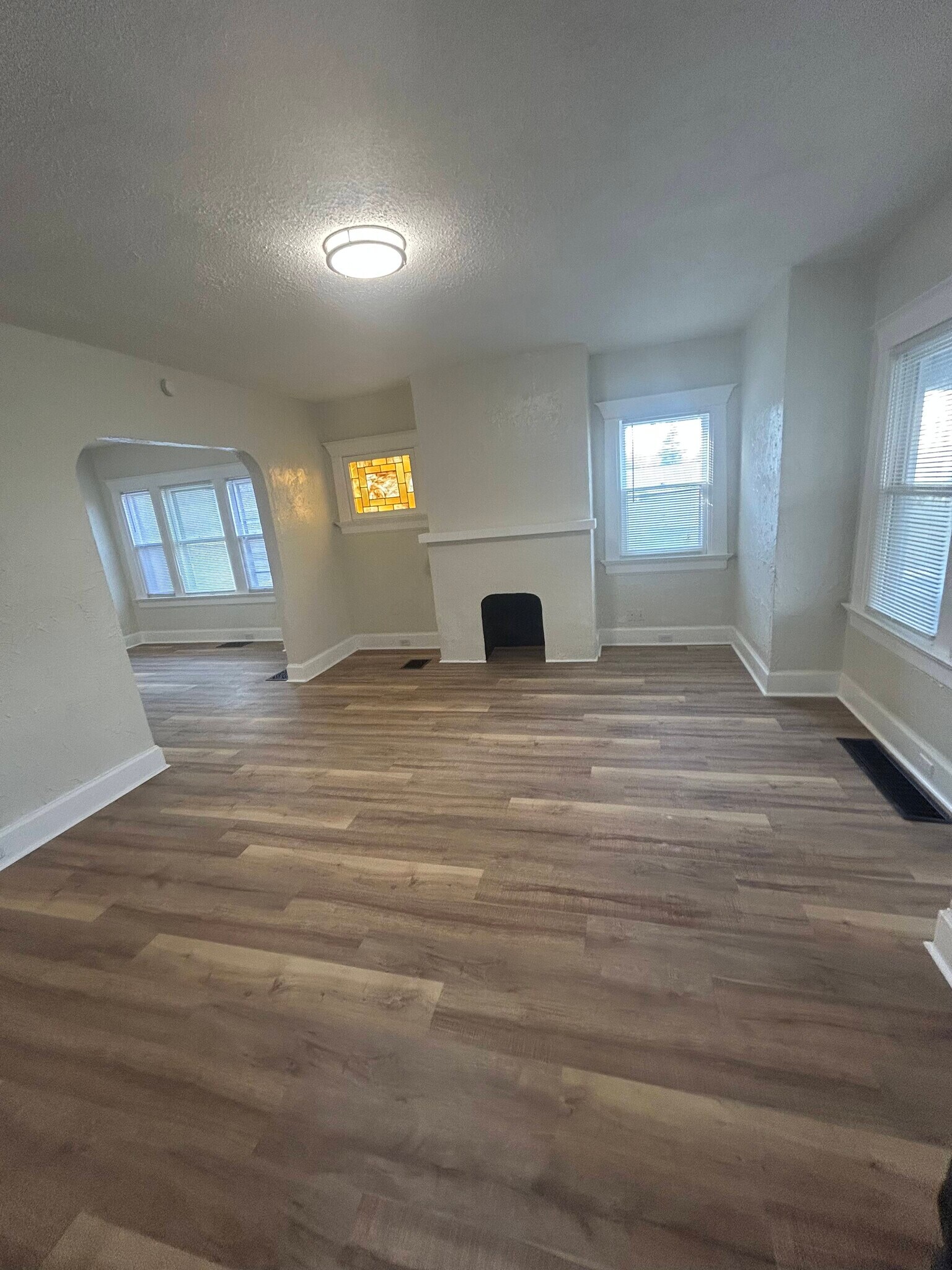 Building Photo - 1603 Manette Pl