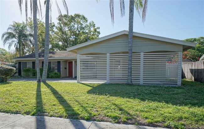 Building Photo - 10411 Butia Pl