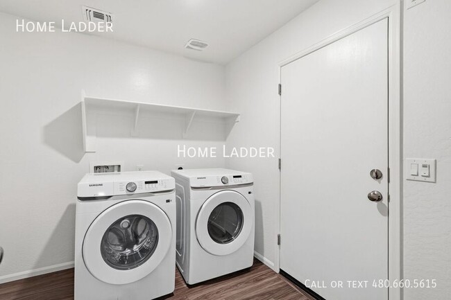 Building Photo - 1360 W Inca Dr