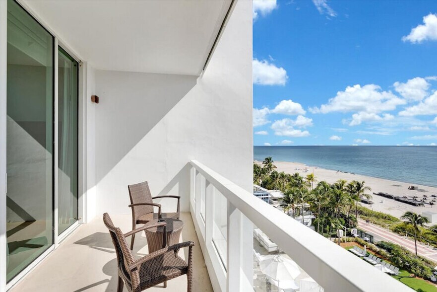 Building Photo - 4391 Collins Ave