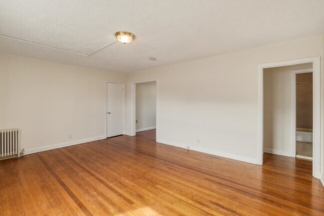 Building Photo - 1 William St