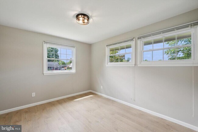 Building Photo - 5317 Oldcastle Ln