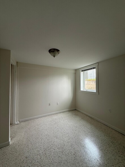 Basement room - 8124 SE Market St
