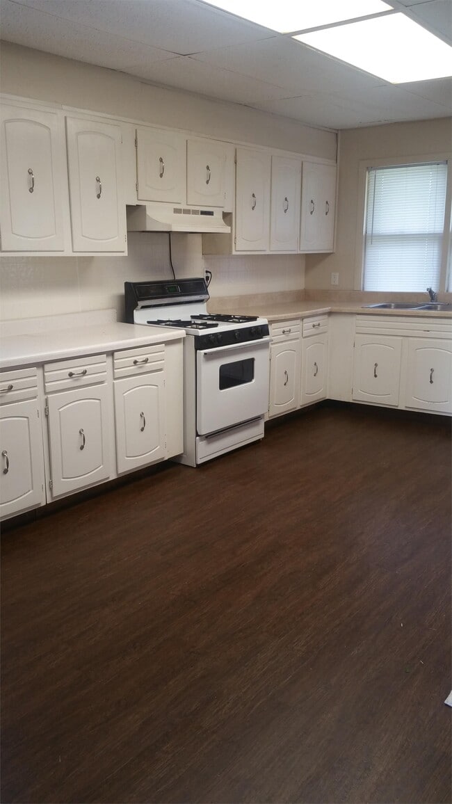 Building Photo - 309 2nd Ave