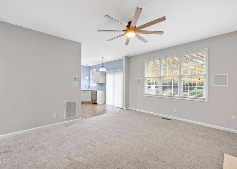 Building Photo - Room in Single Family Home on College Ave