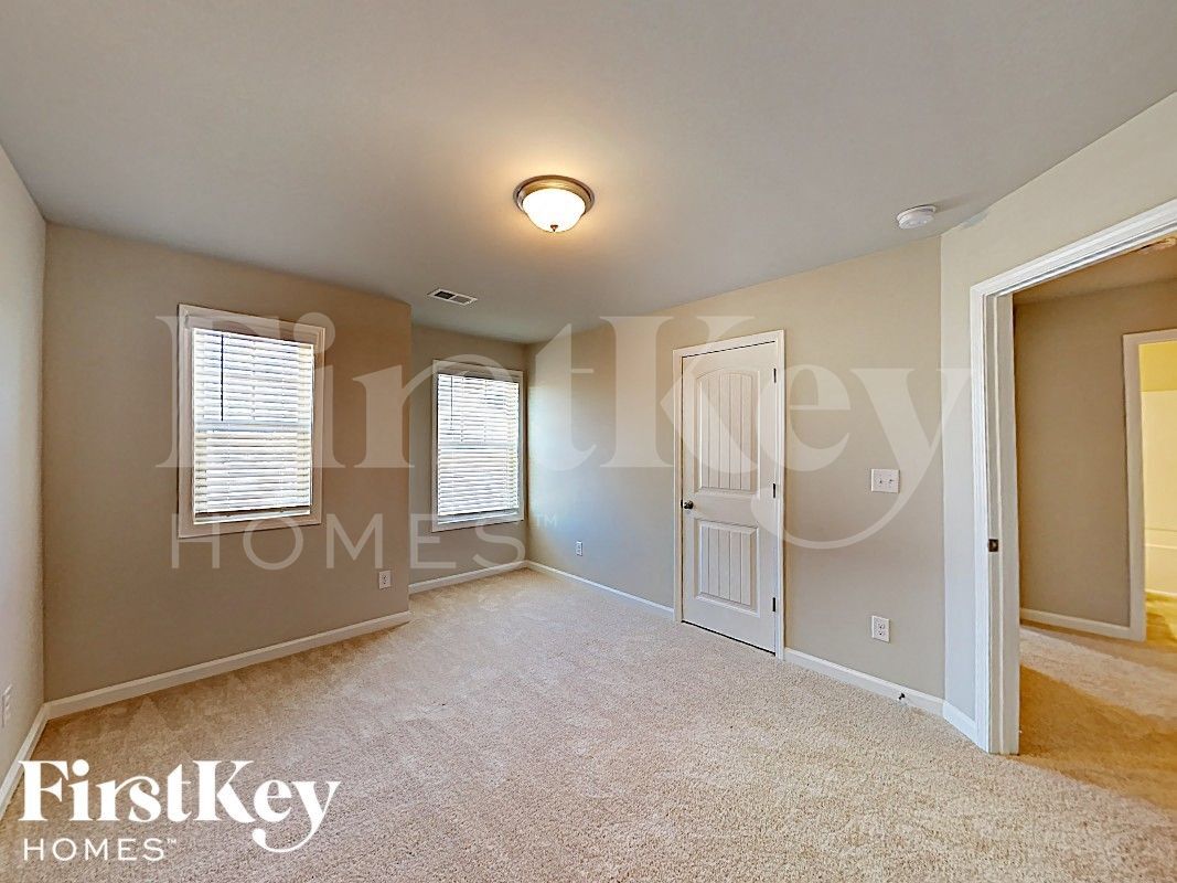 Building Photo - 3196 Baylor Cir