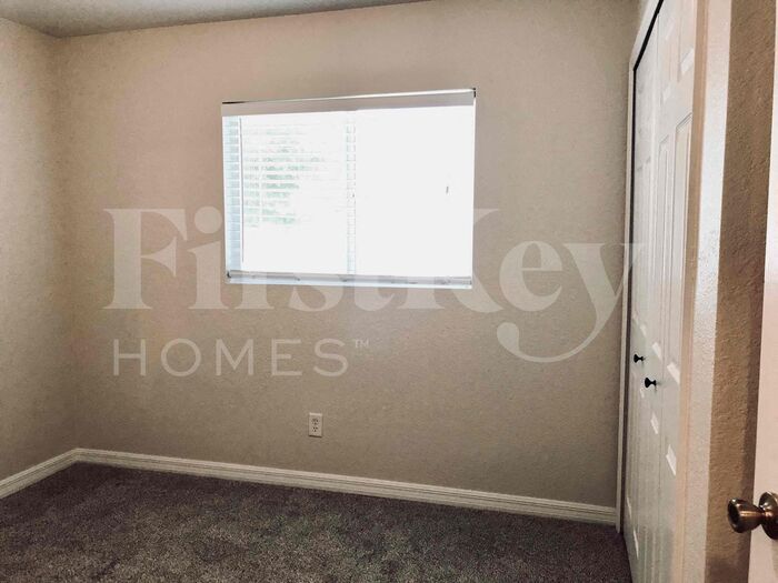 Building Photo - 3240 Alesio Ave