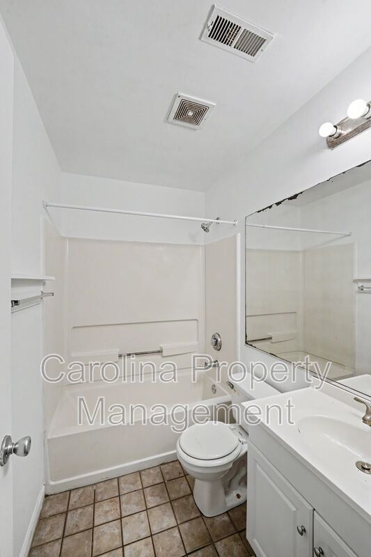 Building Photo - 9535 University Terrace Dr