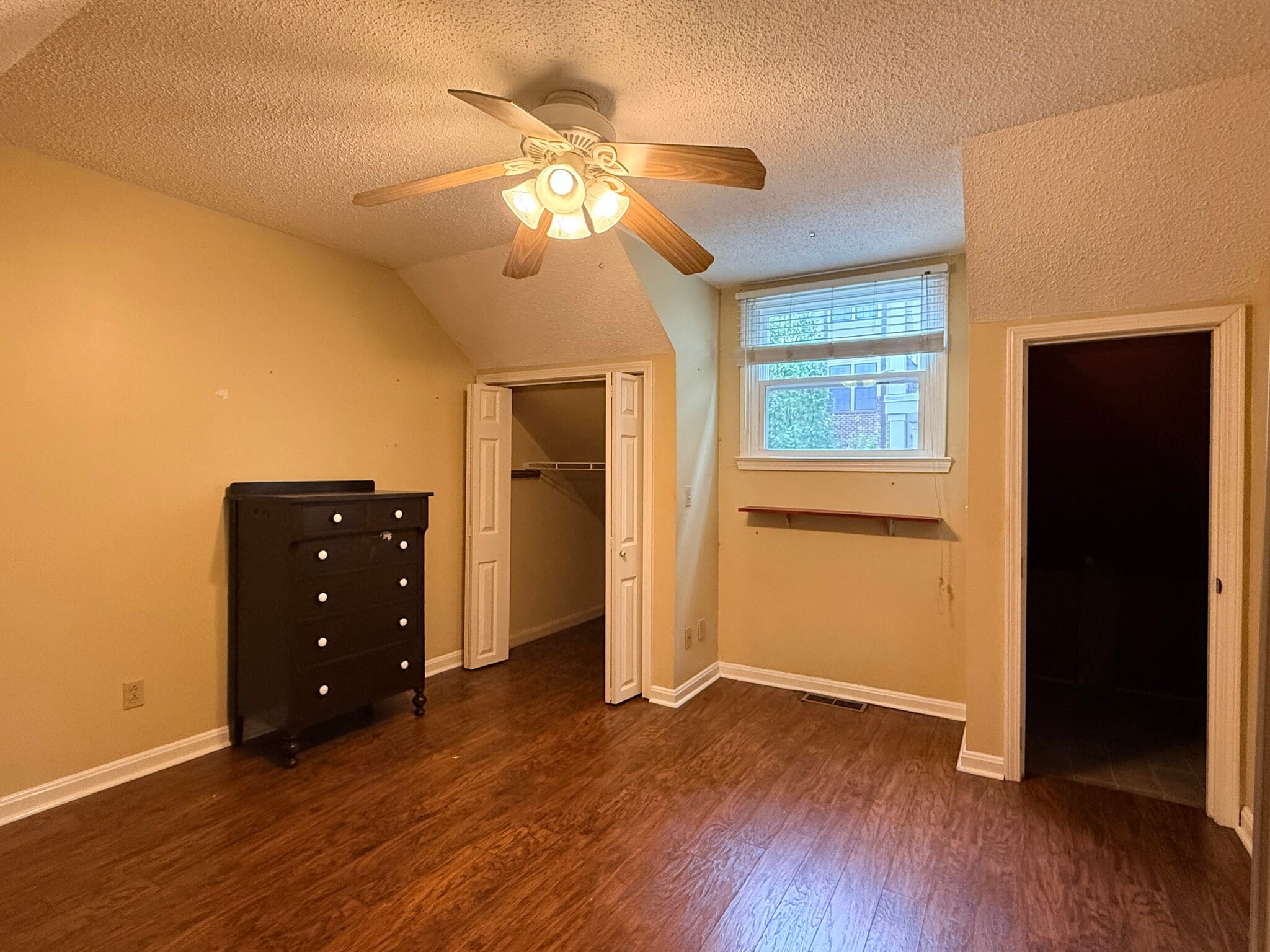 Building Photo - 1819 Wedgewood Ave