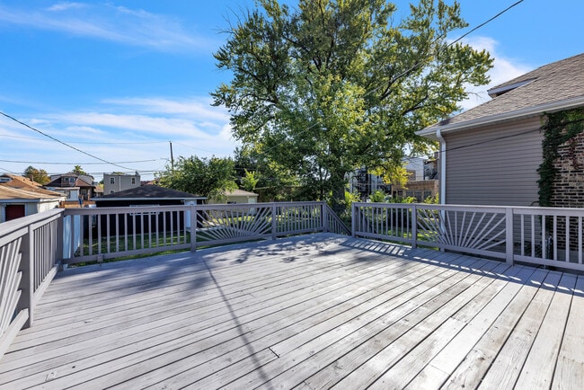 Building Photo - 7835 S Laflin St