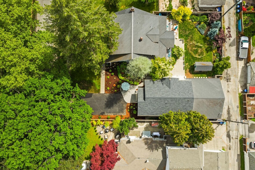 Building Photo - 520 N Park Dr