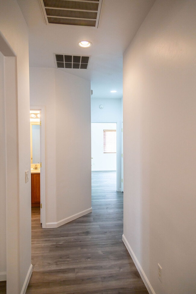 Building Photo - 6630 S Via Molino De Viento