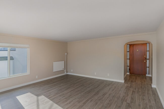 Building Photo - 1732 Dexter Ave N