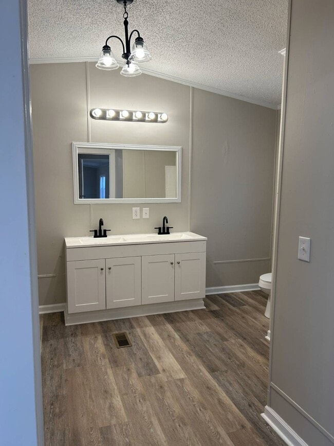 Building Photo - 52 White Oak Village