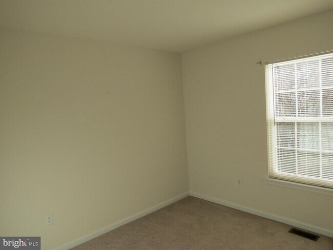 Building Photo - 3765 Bedford Dr