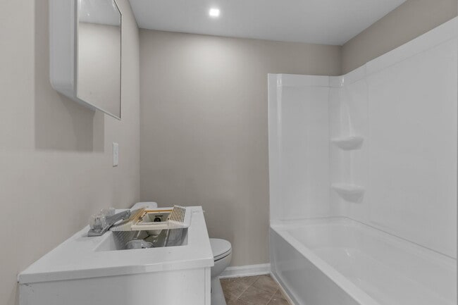 Building Photo - 610 Wondertown Dr