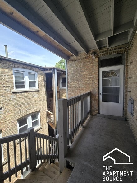 Building Photo - 838 N Massasoit Ave