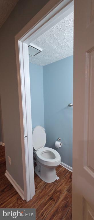 Building Photo - 323 Lindera Ct