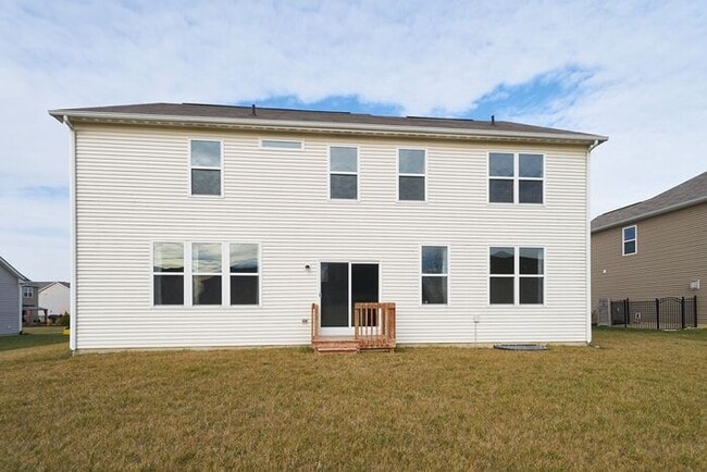 Building Photo - 4 Bedroom With Finished Basement in Westfield!