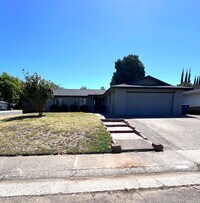 Building Photo - UPDATED 3 BEDROOM HOUSE W/ RV ACCESS!!