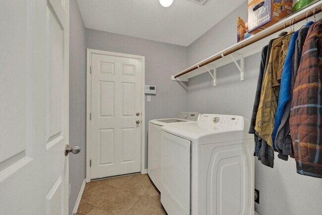 Building Photo - 481 Bayou Bend Dr