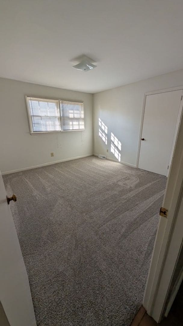 Building Photo - Lindley Park Rental!