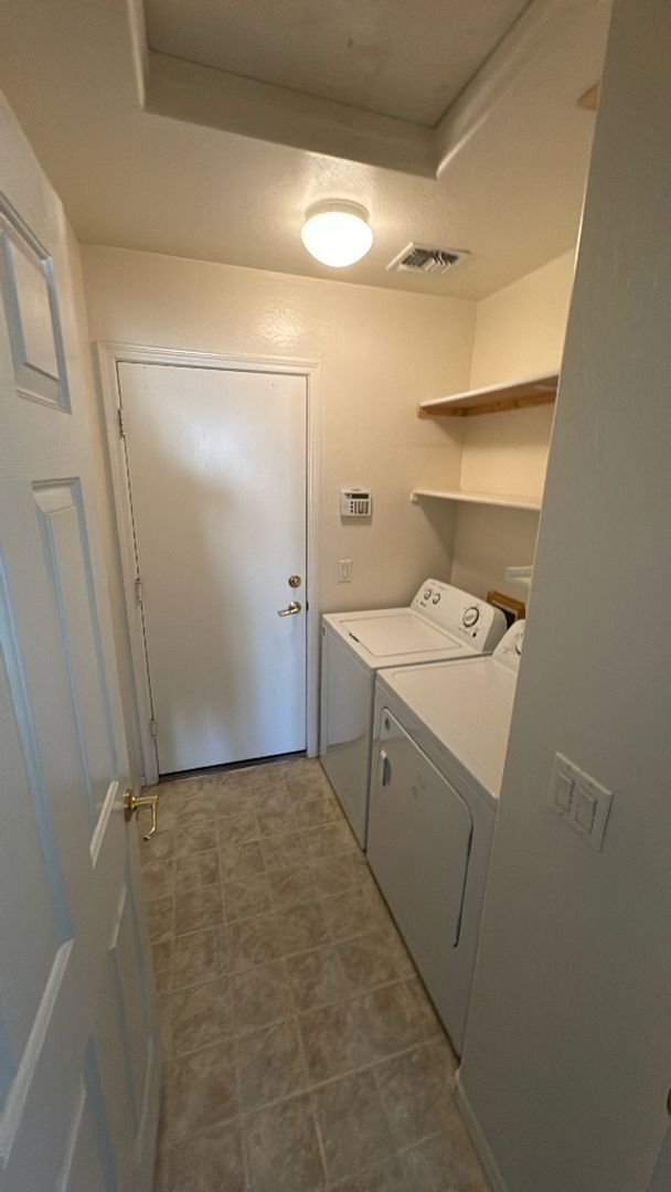 Building Photo - NEWLY LISTED - BEAUTIFUL HOME IN SAN TAN HEIGHTS!