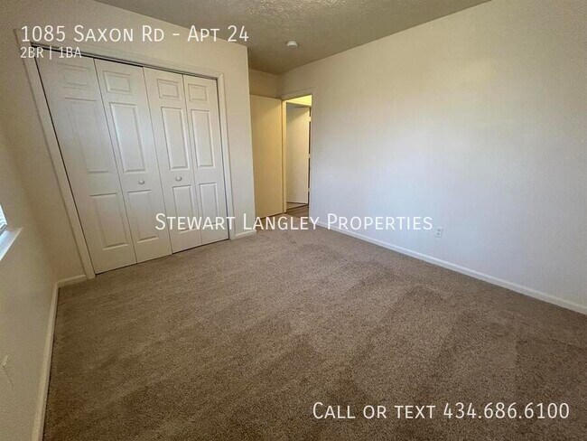 Building Photo - 1085 Saxon Rd