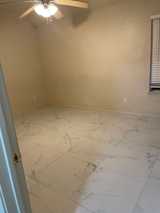 Building Photo - 2917 Sunflower Trail