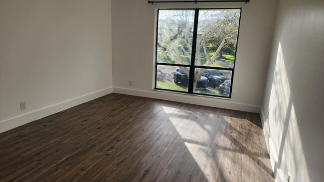 Building Photo - 517 Dotterel Rd