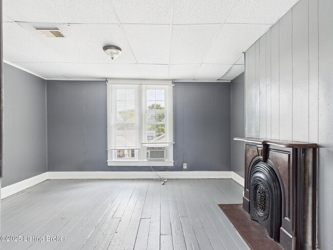 Building Photo - 1919 Center St