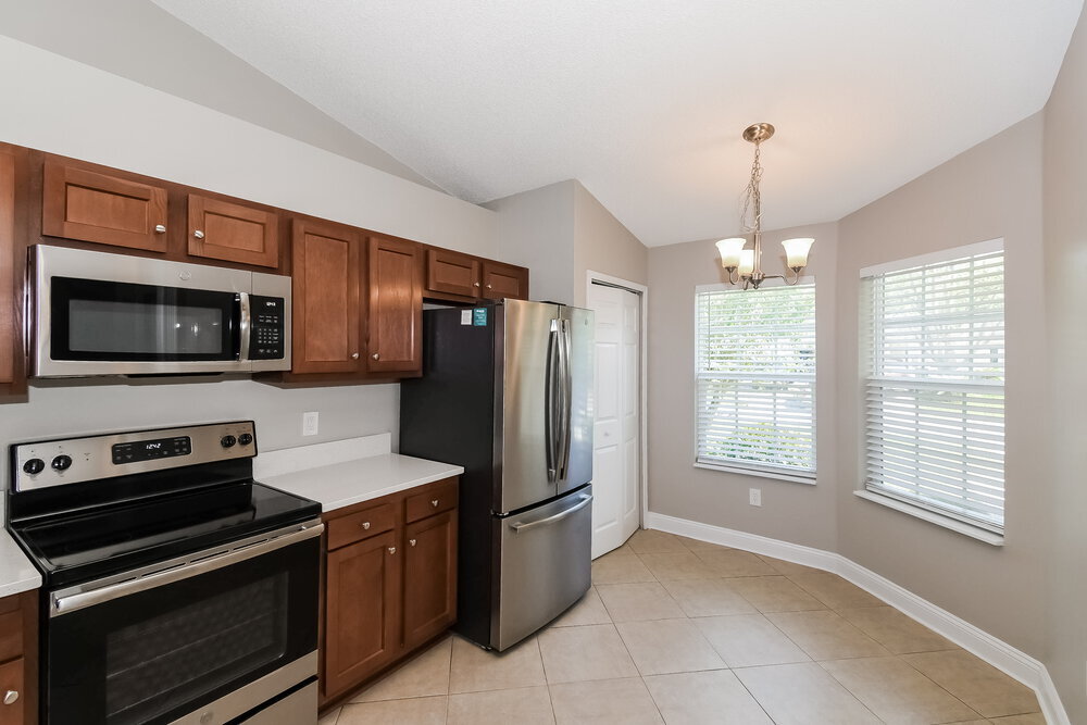Building Photo - 1608 Twin Oak Dr W