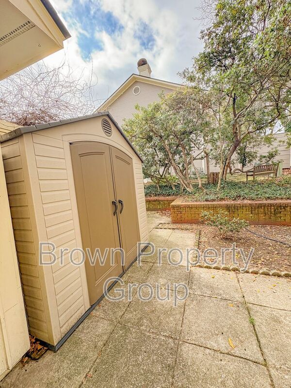 Building Photo - 741 Victorian Pl
