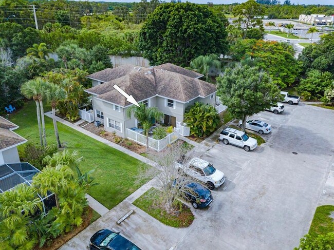 Building Photo - 3261 SW Sunset Trace Cir