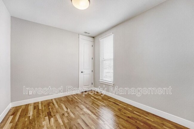 Building Photo - 1315 E 37th Ave