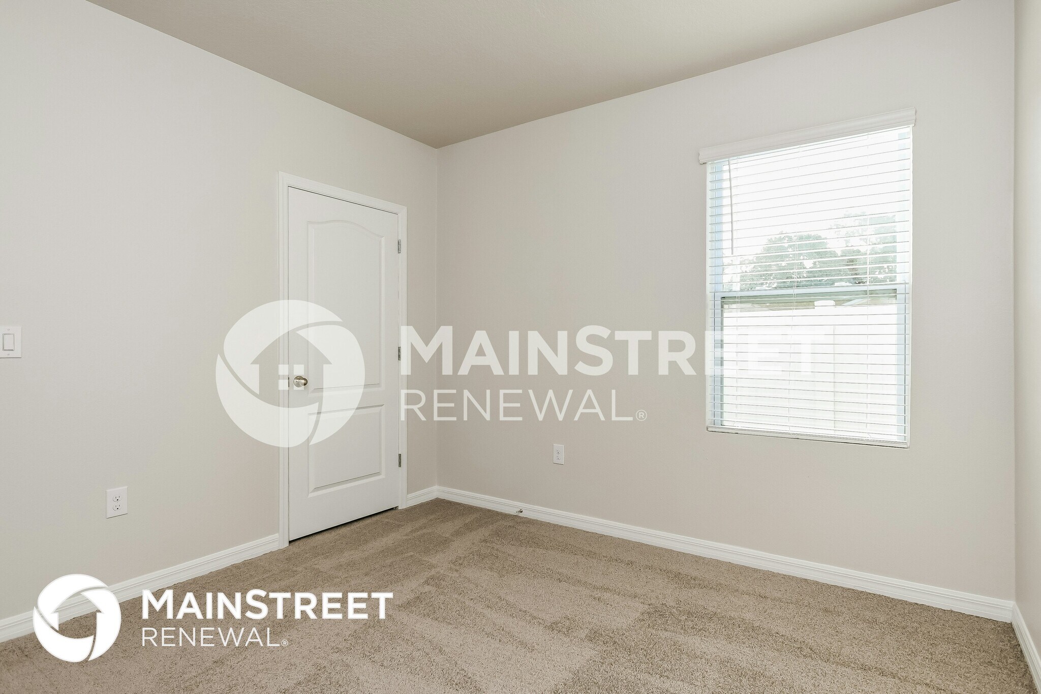 Building Photo - 703 Kindred Ln