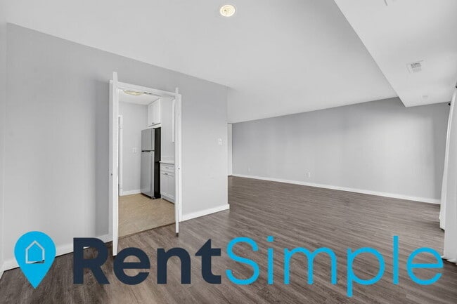 Building Photo - 6001 Arlington Blvd