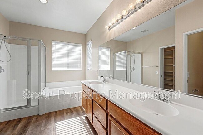 Building Photo - 46201 Jane Pl