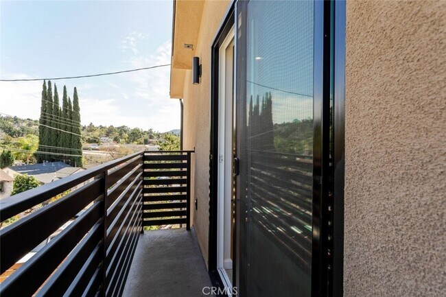 Building Photo - 10787 Las Lunitas Ave