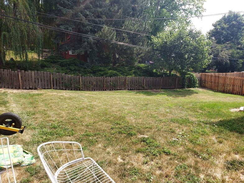 Building Photo - 1358 NW Hall Dr