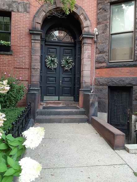 Building Photo - 406 Beacon St