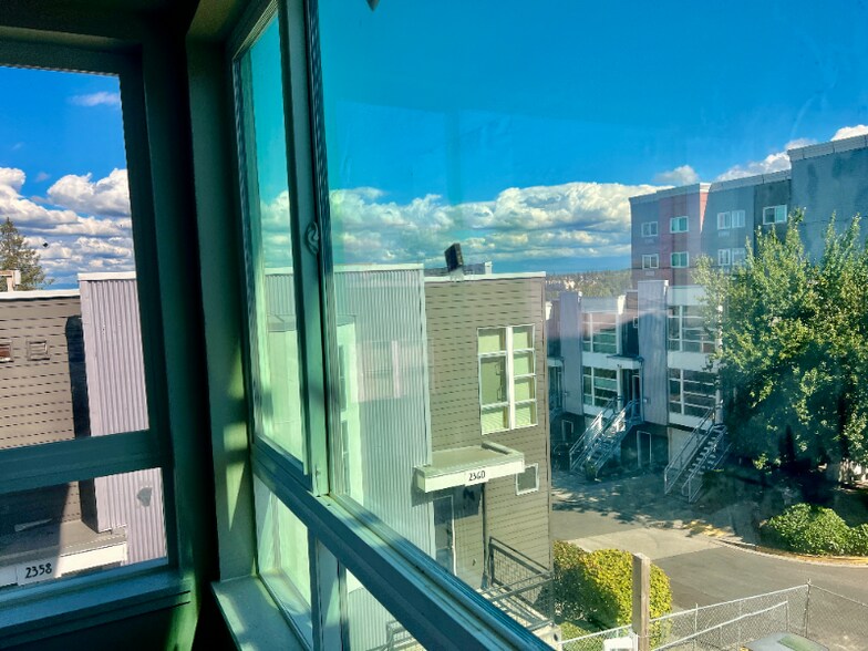 Building Photo - 2330 Yakima Ct