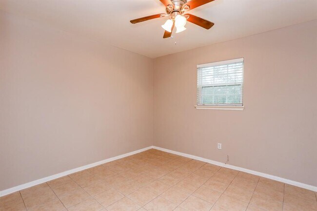 Building Photo - 14039 Eagle Pass St