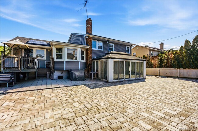 Building Photo - 31 Sutton Hill Ln
