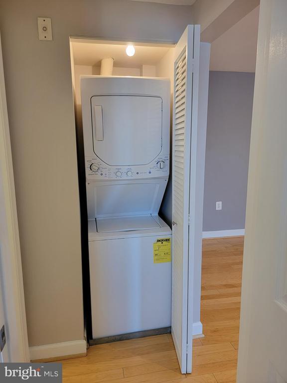 Building Photo - 4151 S Four Mile Run Dr