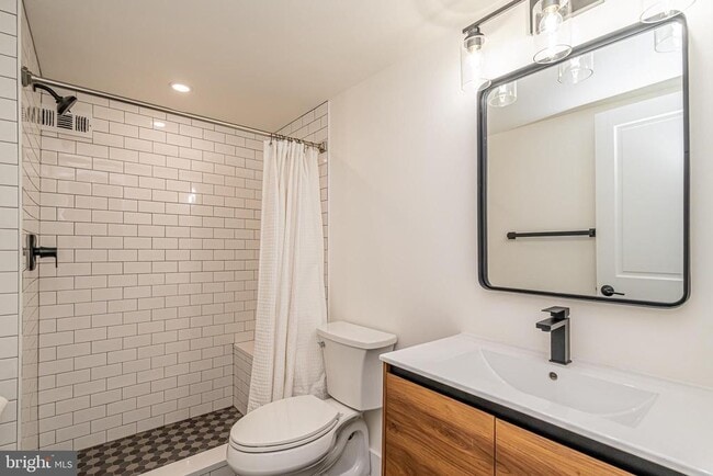 Building Photo - 1300 Army Navy Dr